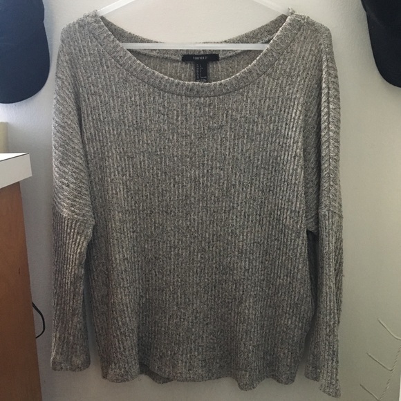 FALL SALE 🍂 Grey lightweight knit sweater - Picture 2 of 5